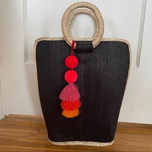 Chic Handwoven Bag w/ Tassel